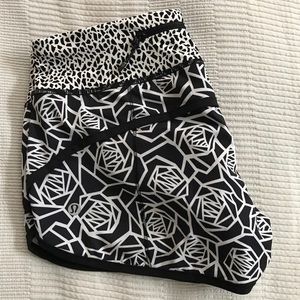 Geometric floral print speed shorts